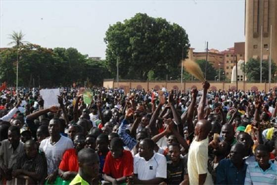 Vent Républicain — Une-manifestation-au-Burkina